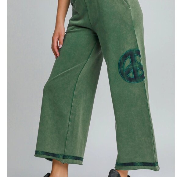 115.Women's Washed French Terry Peace Top and Wide Leg Pants Set - Picture 5 of 5